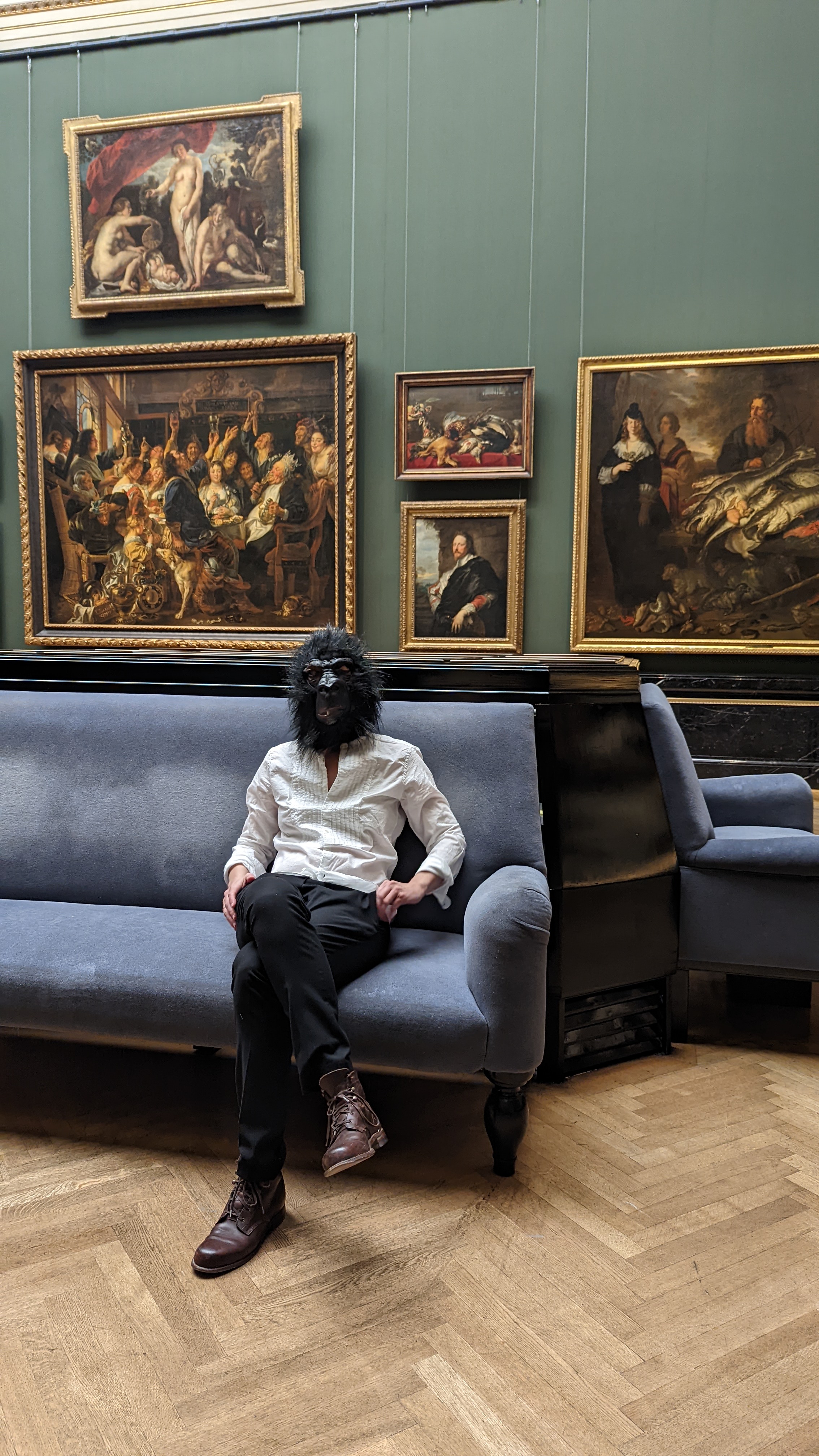 Ute Hamelmann als Gorilla - Guerrilla Art, Kunsthistorisches Museum Wien