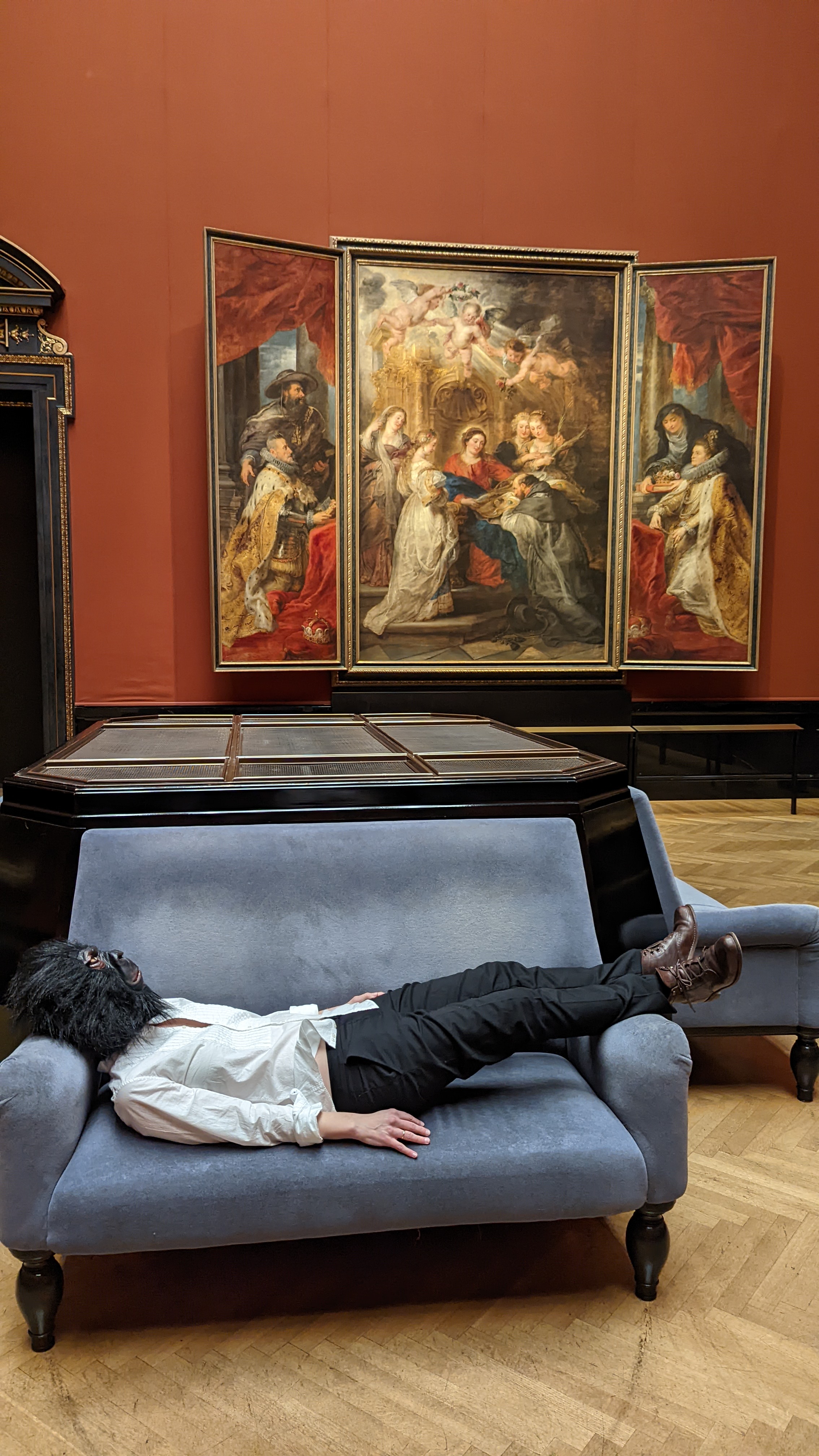 Ute Hamelmann als Gorilla, Guerrilla Art, Kunsthistorisches Museum Wien